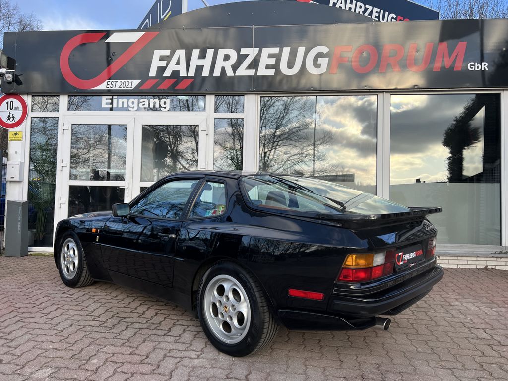 944 Turbo